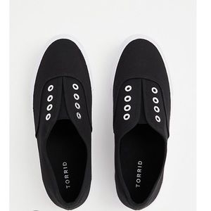 BLACK CANVAS SLIP-ON SNEAKER
